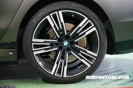 [BMW] i7 (G70) 브레이크 캘리퍼도색 - 메탈릭 블랙 - 일산 멤피스존 드레스업 튜닝 - 캘리퍼도색비용 파주 운정 / 경기 파주