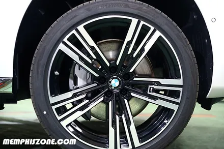 [BMW] i7 (G70e) 브레이크 캘리퍼도색 / 비용 - 플래쉬 옐로우 (형광색) - 일산 멤피스존 - 드레스업 튜닝 파주 운정 / 경기 파주