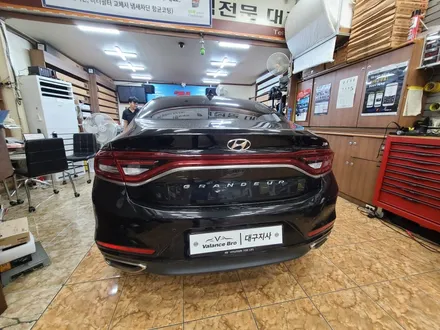 그랜저 엠비언트 그랜저 IG에 아크릴엠비언트로 색다른 분의기를! / 대구 서구 이현동