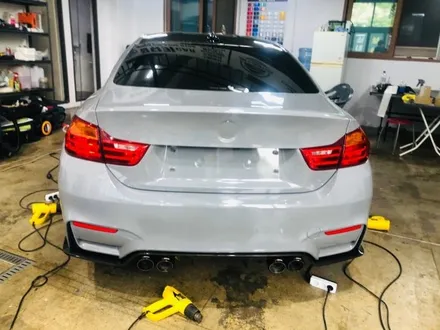 BMW M4 시멘트 그레이 전체랩핑 + 카본파츠 장착 / 구리시 갈매동