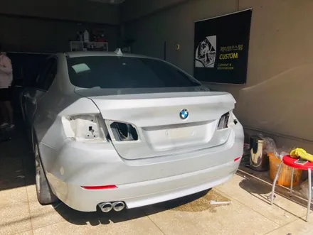 BMW 5시리즈(F10) 유광화이트 전체랩핑 / 구리시 갈매동