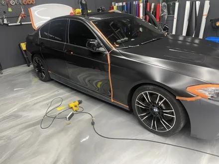 [랩 팩토리] 전체랩핑 / 퇴계원 랩핑 / BMW F10 / 사틴 블랙 / 구리시 갈매동