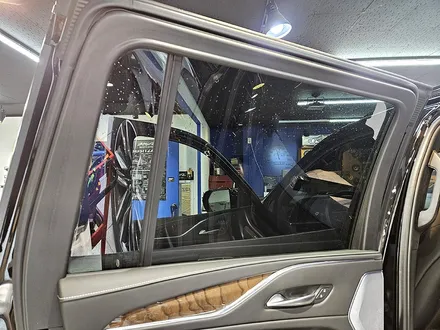 대구 캐딜락 에스컬레이드 롱바디 2열 허니콤 블라인드 시공, 완벽한 햇빛 차단과 프라이버시 확보 / 대구 구미