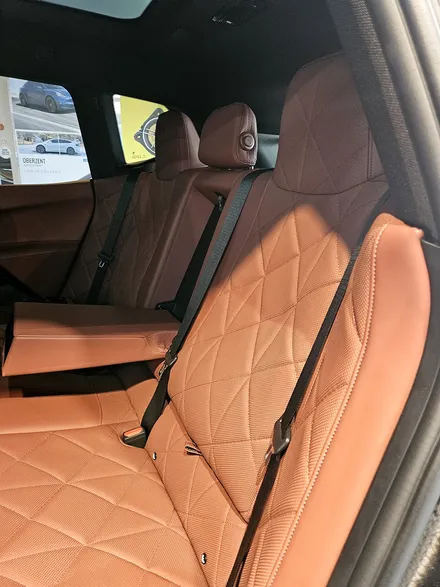 대구 BMW iX 2열 리클라이너 각도 확장 작업 뒷좌석 승차감 완성 / 대구 구미