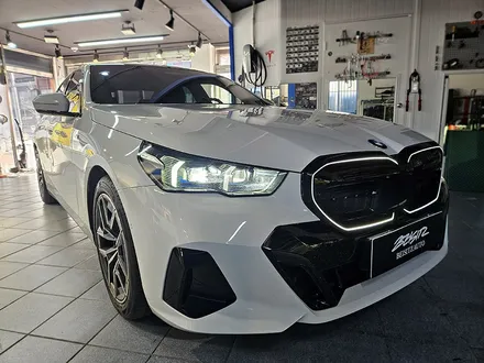 BMW G60 5시리즈 아이코닉글로우 M5 블랙 그릴 작업 / 대구 구미