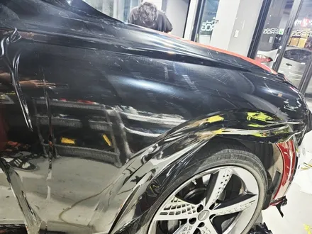 🚗 제네시스 GV70 – 사고 수리 후 사틴블랙 제거 & 비닐프로그 페인트블랙 전체 랩핑 / 김포시 마산동