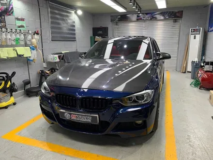 원주랩핑 BMW F30 320d (M룩개조) 에이버리슈프림 사틴블랙 전체랩핑 씨케이웍스 / 원주시 반곡동