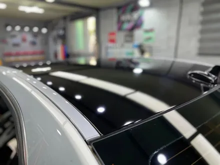 벤츠 (W212) E300 루프스킨 제거 및 재시공으로 고급스러움 더해보기. / 원주시 반곡동
