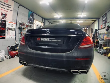 원주 메르세데스 벤츠 E63 AMG(W213) 크롬딜리트 & 리얼카본랩핑 / 원주시 반곡동