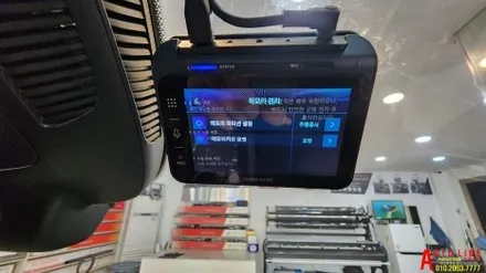 벤츠 GLE 350e 하이브리드  순정블랙박스 탈거후 아이나비QXD1플러스 및 에코파워팩 보조배터리 설치