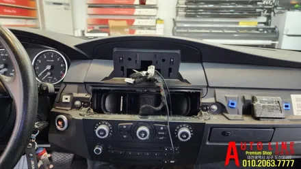 대전 BMW E90 5시리즈 CCC안드로이드올인원 10.25인치 AHD일체형 후방카메라 설치 작업