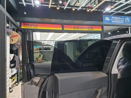 테슬라모델Y 틴트어카포시즌으로  2열 농도 맞추기-천안썬팅 신차패키지 전문 오토앤아트 / 천안,청주,세종,대전
