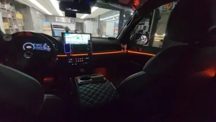 렉스턴 스포츠칸 실내 엠비언트 데쉬보드+도어+도어캐치+풋등 / 천안시 서북구
