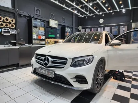 벤츠 GLC300D 안드로이드 올인원 네비게이션 카나로W 12.3  시공으로 터치까지 마음대로 / 천안,청주,세종,대전
