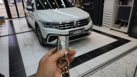 티구안 올스페이스 2023년식 수입차경보기 DC3 + 매직카 모바일프리미엄 장착 / 천안,청주,세종,대전