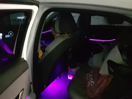 아반떼CN7 엠비언트 순정엠비언트연동하여 아크릴매립엠비언트 튜닝 해바요~ 순정처럼 매립 되는 퀄리티가 좋은 엠비언트에요~ / 남양주, 노원, 하남, 송파