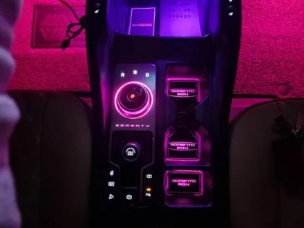 쏘렌토 mq4 컵홀더 도어캐치 풋등 기어다이얼 레터링 실내 LED튜닝 해보자 ~ / 남양주, 노원, 하남, 송파
