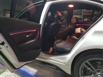 bmw 320D 3세대 면발광 엠비언트 (남양주/포천/대구/용인/안산/전라도광주/거제도 시공 / 남양주, 노원, 하남, 송파
