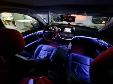 벤츠 W221 S클래스 엠비언트 순정 엠비언트는 너무 약해 풀컬러 RGB 엠비언트로 광량 업그레이드를 추천드립니다 / 남양주, 노원, 하남, 송파