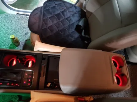 올뉴카니발 컵홀더/도어캐치/도어스커프/40W엘이디안개등/레일등 / 남양주, 노원, 하남, 송파