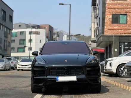 포르쉐 카이엔 터보 \