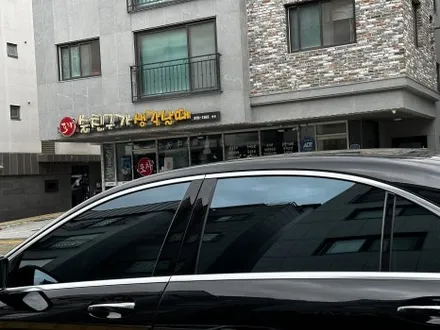 용산구 용산 썬팅 벤츠S63 AMG 프라이버시와 열차단을 모두 잡은 틴팅 조합으로 재시공. / 고양 덕양구 원흥동
