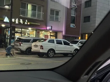 강서구썬팅 - 마곡동 BMW520i 전면유리 썬팅 프나세백화 현상. / 고양 덕양구 원흥동